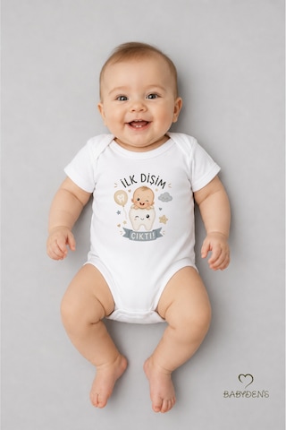Babyden's İlk Dişim Çıktı Baskılı Kısa Kol Bebek Body %100 Pamuk Unisex Diş Buğdayı Konsept Çıtçıtlı Zıbın Beyaz