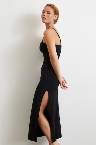 Yanı Büzgülü Askılı Elbise Yırtmaçlı Siyah Siyah