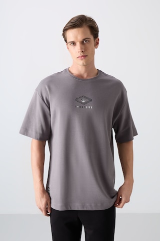 Tommy Life Koyu Gri Pamuklu Kalın Yumuşak Dokulu Oversize Fit Baskılı Erkek T-shirt - 88325 Koyu Gri