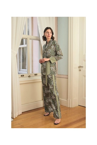 Litae Herşeytrend Çiçek Yaprak Ve Etnik Desenli Pijama Takımı Siyah