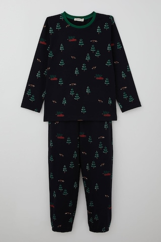 Breeze Erkek Çocuk Pijama Takımı Yılbaşı Temalı Çam Ağacı Desenli 4-8 Yaş, Lacivert Lacivert