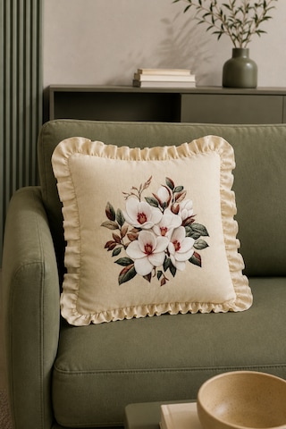 Manolya Desenli Fırfırlı Dekoratif Kırlent Kılıfı %100 Pamuk Organik Boya Baskılı 45x45 Cm Bej