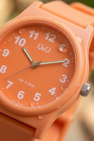 Q&q Qcg2223 Soft Turuncu Rakamlı Silikon Kordonlu 38 Mm Su Geçirmez Unisex Kol Saati