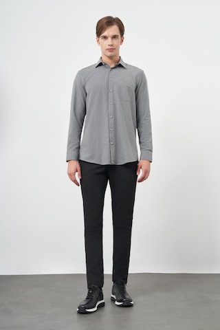 Füme Uzun Kol Düz Gabardin Sert Yaka Cepli Pamuklu Classic Comfort Fit Gömlek 1004245168 Füme