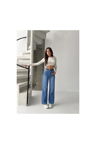 Bluemarlin Mavi İşlemli Likralı Kemerli Tam Kalıp Denim Pantolon Mavi İşlemli