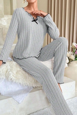 Moda Dua Kadın Gri Çizgili Uzun Kollu Fiyonk Detaylı Pijama Takımı Rahat Mevsimlik