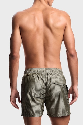 Emporio Armani Erkek Deniz Şortu Em000583 Af20448 F7004 Haki