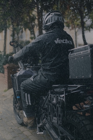 Tech90 Nefes Alır Esnek Özel Üretim Dikişsiz Motorcu Yağmurluk