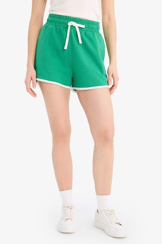DeFacto Coool Regular Fit Esnek Belli Bağcıklı Kalın Kumaş Mini Şort A6224AX25SMGN48 Yeşil