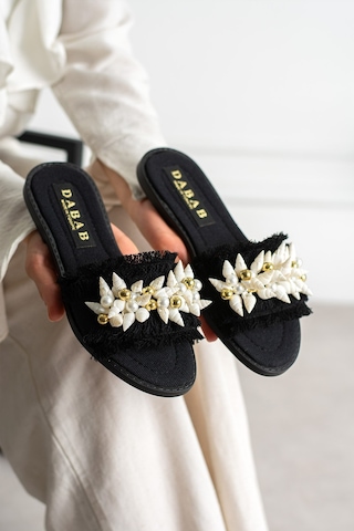 Dabab Shoes Shella Kadın Deniz Kabuğu Ve İnci Detaylı Siyah Hasır Dokulu Düz Taban Açık Burun Terlik