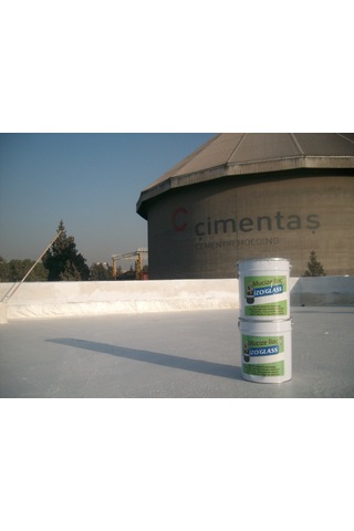 İzo White Glass Beyaz Mucize İlaç Solvent Bazlı Dış Cephe Yalıtım Örtüsü 2.5 Kg