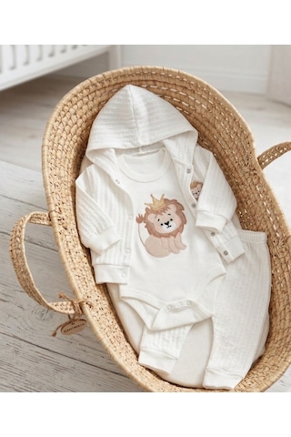 Nayinom Baby Nayinom Minik Aslan Figürlü Erkek Bebek 3'lü Takım - Kapüşonlu Hırka, Uzun Kollu Zıbın Ve Pantolon Seti Beyaz Nayinom Baby Nayinom Minik Aslan Figürlü Erkek Bebek 3'lü Takım - Kapüşonlu Hırka, Uzun Kollu Zıbın Ve Pantolon Seti Beyaz