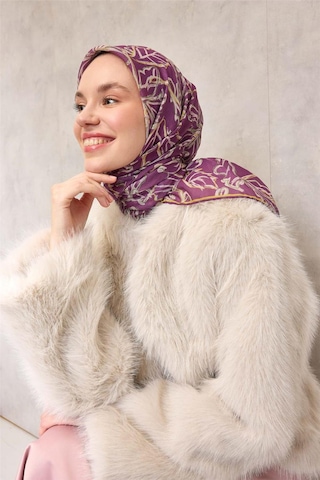 Silk Home Pamuk Polyester Soft Eşarp Violet Zemin Krem-hardal Lilyum Desenli Kaymaz Tok Duruşlu 90x90 Çok Renkli