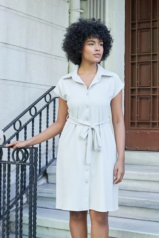 Kadın İpeksi Modal Kumaş Yakalı Düşük Omuzlu Diz Altı Kuşaklı Düğmeli Elbise-taş Taş