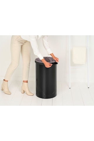 Brabantia Matt Black Plastik Kapaklı Çamaşır Sepeti 60lt Siyah