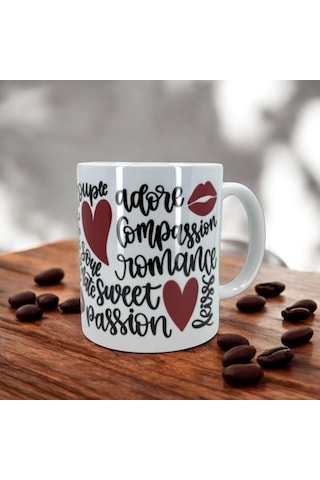 Aşk Dolu Renkli Kalp Ve Öpücük Baskılı Kupa - Romantik Ve Özel Tasarım Beyaz