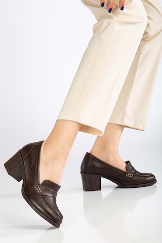 Analin Shoes Kadın Hakiki Deri Saraçlı Klasik Topuklu Ayakkabı Kahve