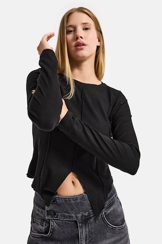 it's basic Kadın Siyah Renk W5 Asimetrik Kesim Crop Fit Tasarım Body