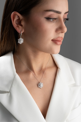 Çekirdekjewelry 925 Ayar Gümüş Zirkon Taşlı Kar Tanesi Kolye Ve Küpe Seti Gri