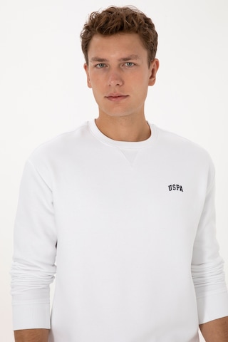 U.S. Polo Assn. Erkek Comfort Fit Bisiklet Yaka Şardonlu Beyaz Basic Sweatshirt 50313757-VR013