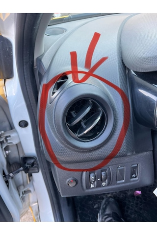Renault Clio 4 Yan Havalandırma Izgara Kapağı -