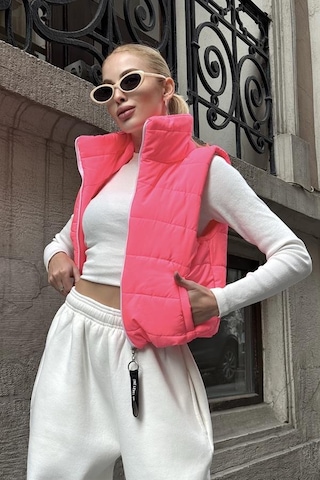 Veraura Lifestyle Pembe Sırtı Taş İşlemeli Dik Yaka Kısa Şişme Yelek