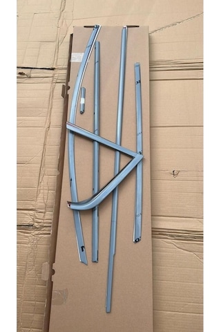 Hyundai Bayon Krom Cam Çerçevesi Tamtur 2021 Sonrası Uyumlu