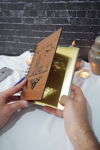 A5 Spiralli Kız Kulesi Motifli Ahşap Defter - Çizgisiz Defter Ahşap Rengi Ceviz A5 Notebook