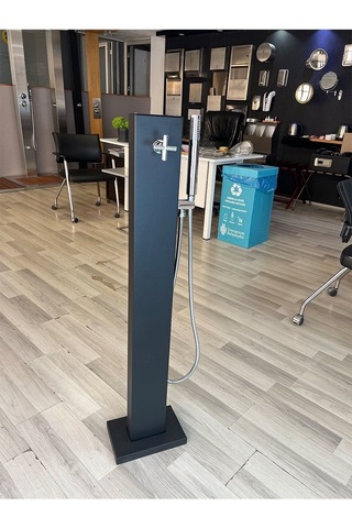 Kısa Bahçe Havuz Duşu Modeli