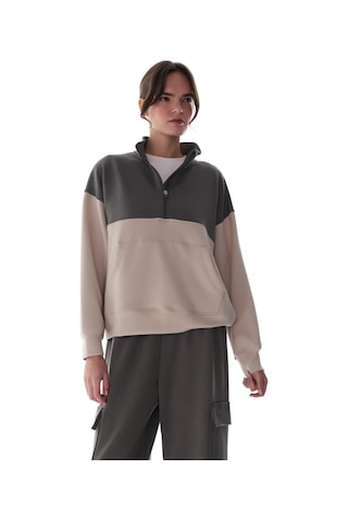 Penti Haki Silky Feel Color Block Sweatshirt