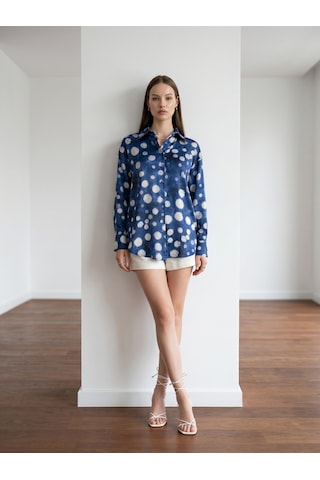 Pera Moda Oversize Kalıp Batik Desenli Puantiyeli Saten Gömlek Lacivert