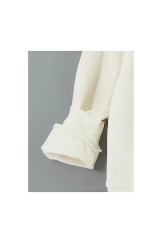 LC Waikiki Bisiklet Yaka Baskılı Kız Çocuk Sweatshirt Ecru