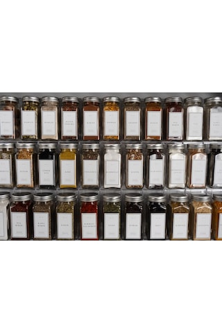 24'lü Şeffaf Kristal Plexi Standlı Cam Baharatlık Seti Kapaklı Beyaz Etiketli Baharatlık Mh03slvr24 Beyaz - Şeffaf