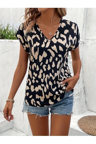 Sensuelle Kadın Kısa Kollu V Yakalı Desenli Süprem Bluz Desenli