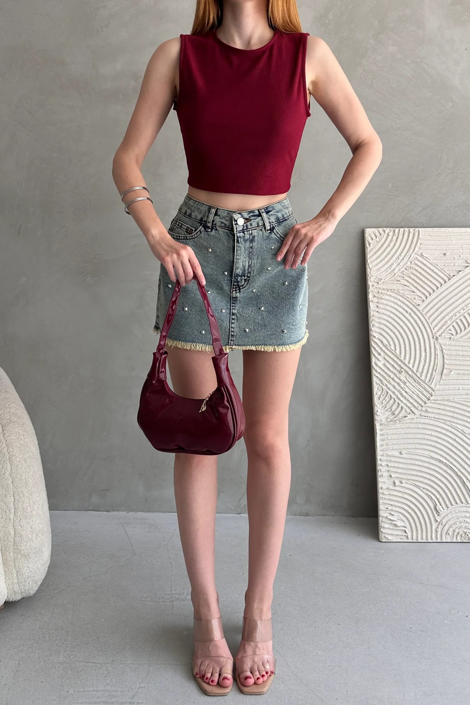 Nido Sırtı Kemer Detaylı Kaşkorse Crop Bluz Bordo