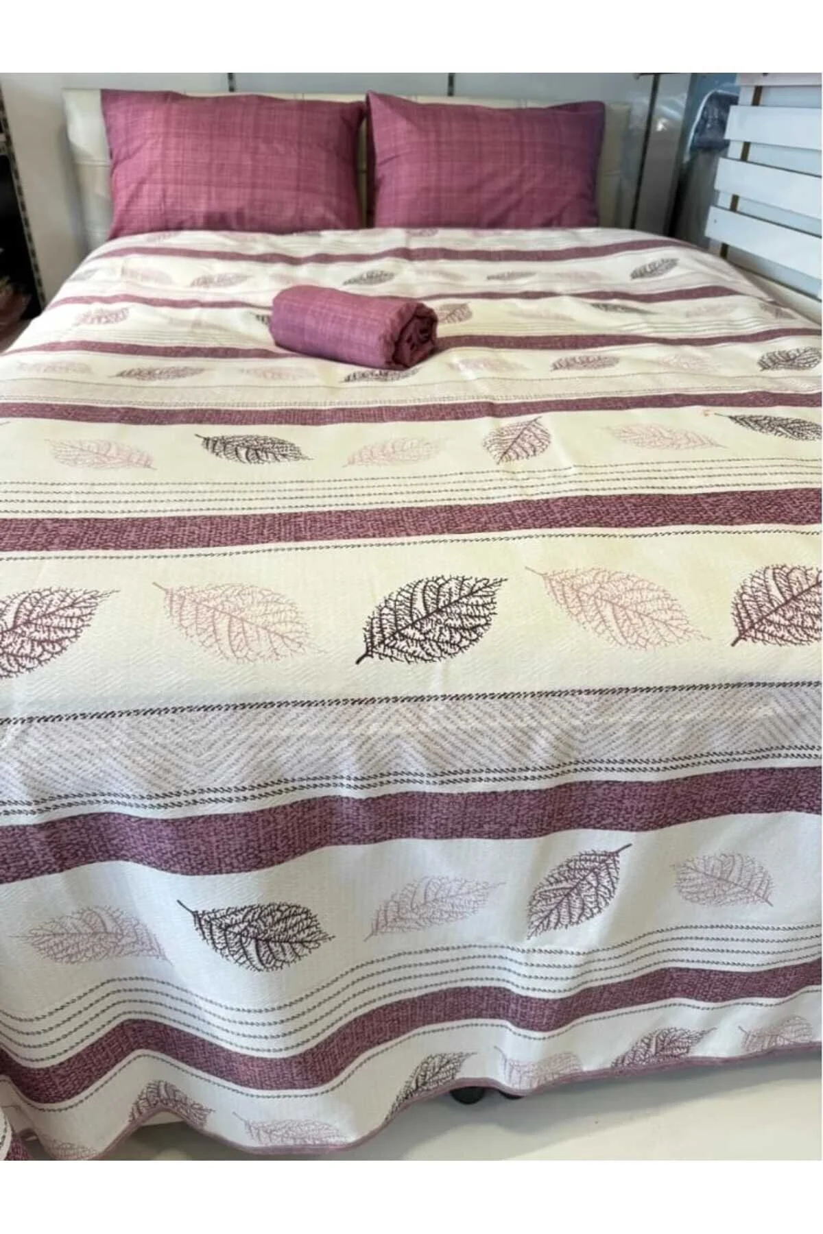 Mor Yaprak Desenli Tek Kişilik Pike 160x240 Cm Doğadan Şıklık Ve Hafiflik Diğer