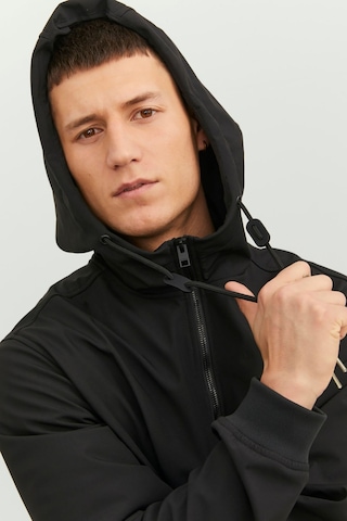 Jack & Jones Erkek Jjebasıc Suya Dayanıklı Softshell Ceket 12236300 Siyah