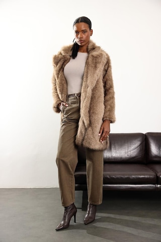 Açık Vizon Midi Boy Hacimli Kürk Açık Vizon