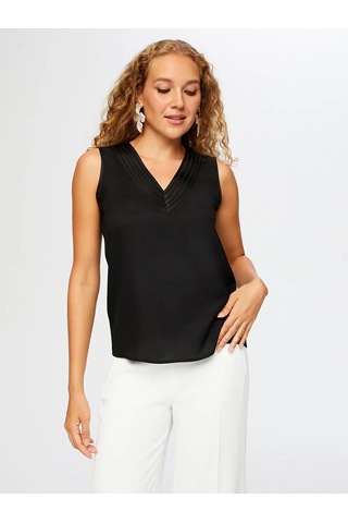 Faik Sönmez Yakası Delik İşi Nakış Detaylı Şık Kadın Atlet W26atl015 Siyah