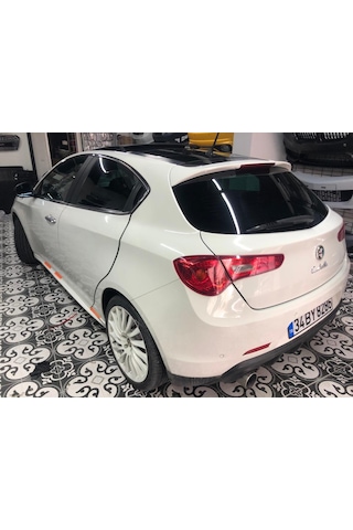 Alfa Romeo Giulietta Yan Marşpiyel Plastik Boyasız Nam Tunıng Garage