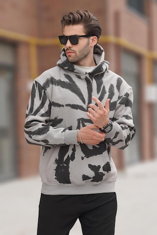 Madmext Boyalı Gri Kapüşonlu Cep Detaylı Baskılı Erkek Sweatshirt 7087 Gri