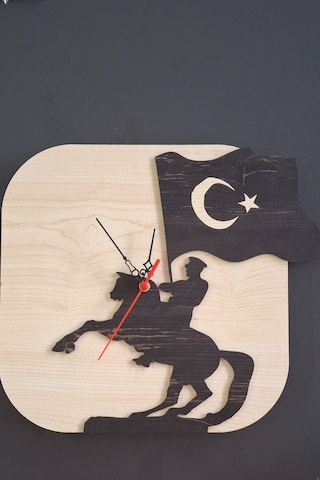 Atatürk Ve Türk Bayrağı Figürlü Birinci Sınıf Lazer Kesim Mdf Duvar Saati Akçaağaç