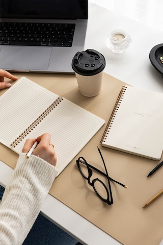 A5 Siyah Kraft Karton Kapak 70 Yaprak 110 Gram Kareli Not Defteri Kareli Siyah