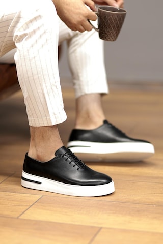 Shoetyle - Siyah Deri Bağcıklı Erkek Günlük Ayakkabı 610-1005-1350 Siyah