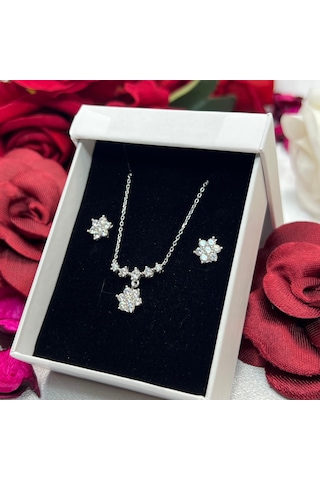 Kar Tanesi Kadın 2'li Setiii 925 Ayar Gümüş Rodyumlu Zirkon Taşlı Gümüş