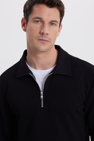 Tudors Erkek Relax Fit Rahat Kesim Pamuklu 3 İplik Fermuarlı Polo Yaka Siyah Sweatshirt-41818 Siyah