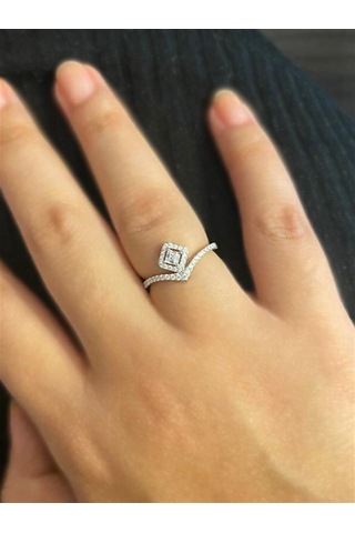 Kadın Kare Taş Detay Gümüş Yüzük