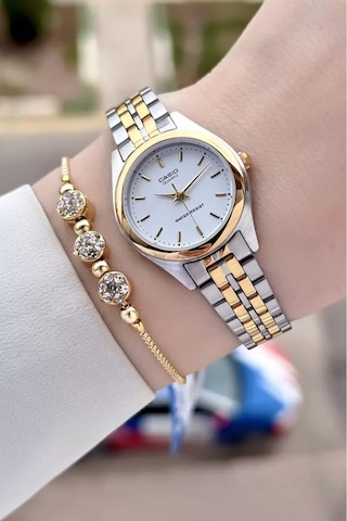 Casio Csıste229 Kadın Kol Saati Gümüş