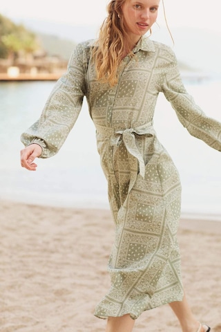 Defacto Gömlek Yaka Desenli Aerobin Uzun Kollu Kuşaklı Midi Elbise C2501AX24SMKH271