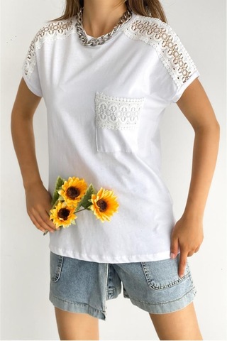 Femelle Kadın Beyaz Bisiklet Yaka Dantel Detaylı %100 Pamuk Tasarım T-shirt